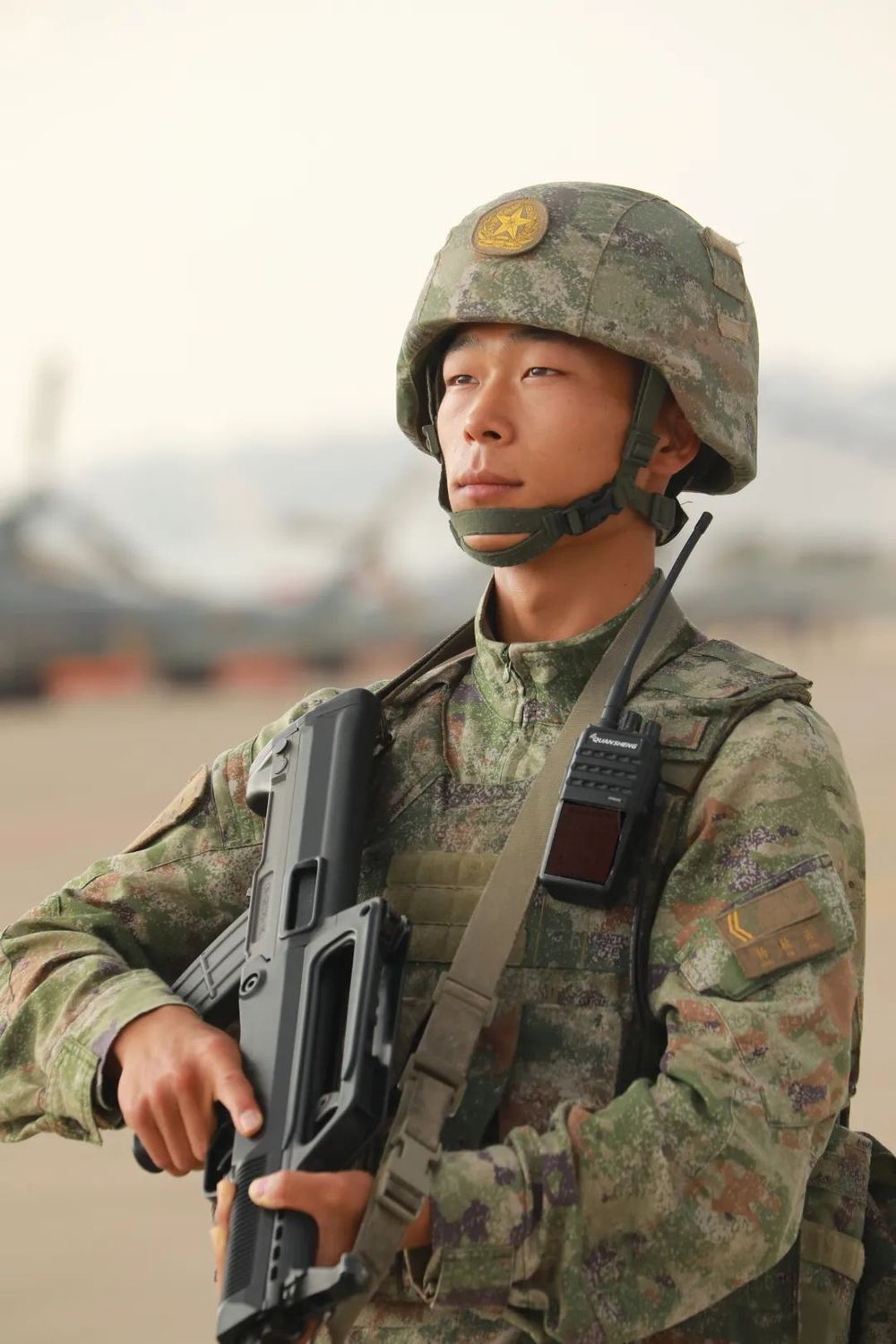 『最新軍裝揭秘，潮流與威嚴并存』
